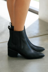 VERALI Fillipin Ankle Boots Black Softee